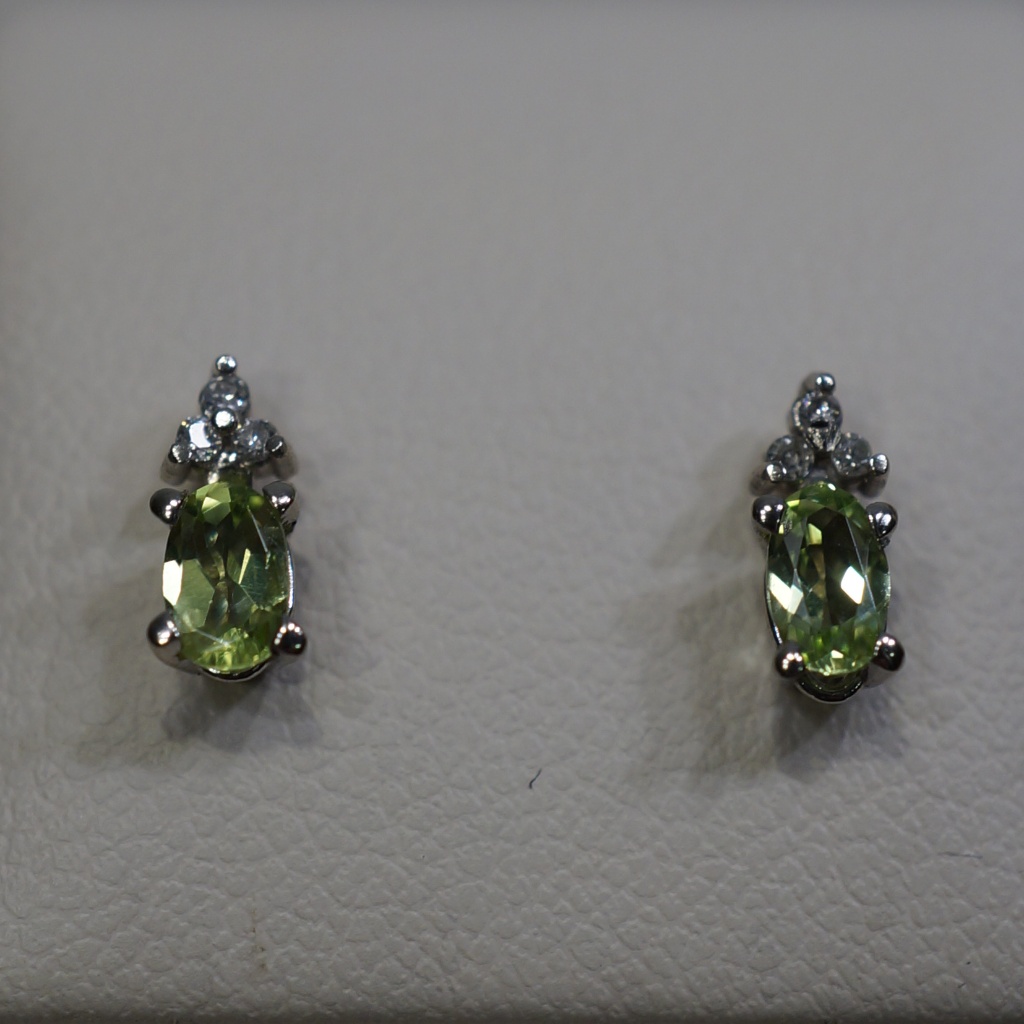 14kw Gold Genuine Peridot  Diamond Earrings